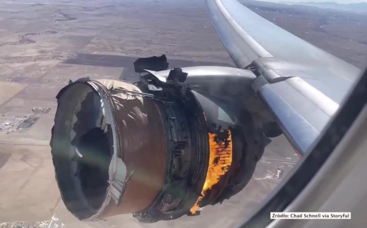 Silnik stanął w ogniu w trakcie lotu. Boeing zaleca uziemienie samolotów