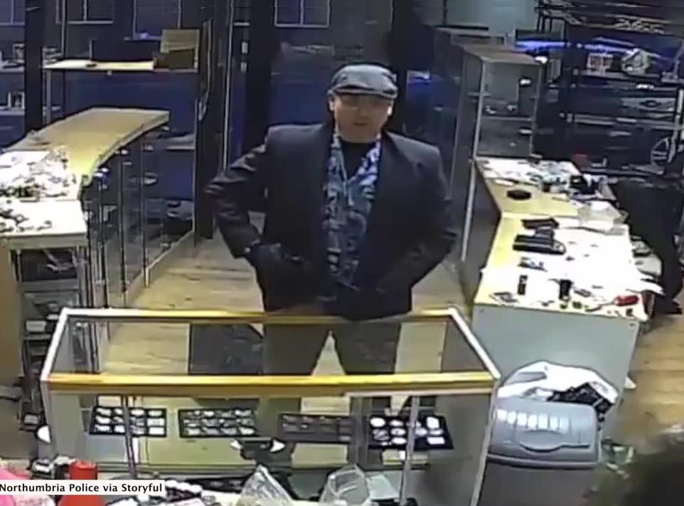 Napadł z atrapą pistoletu na sklep numizmatyczny. Właściciel przegonił złodzieja nogą od stołu