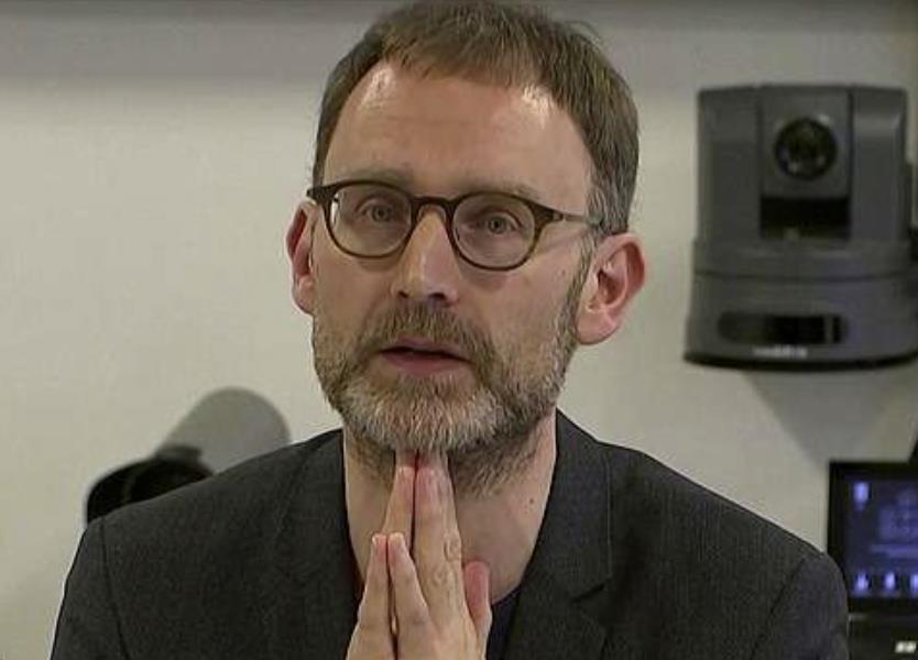 Neil Ferguson jest na 80% pewien, że Brytyjczycy będą mogli cieszyć się latem