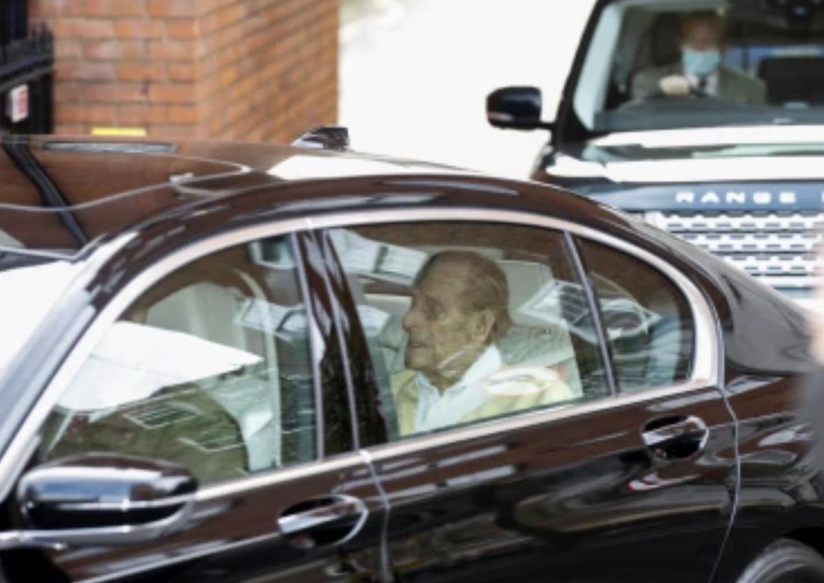 Książę Filip wyszedł ze szpitala i wrócił do zamku w Windsorze