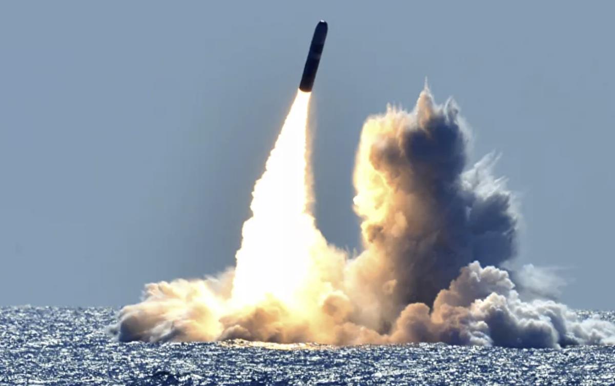 Wielka Brytania zwiększy liczbę głowic jądrowych. ONZ i Rosja reagują