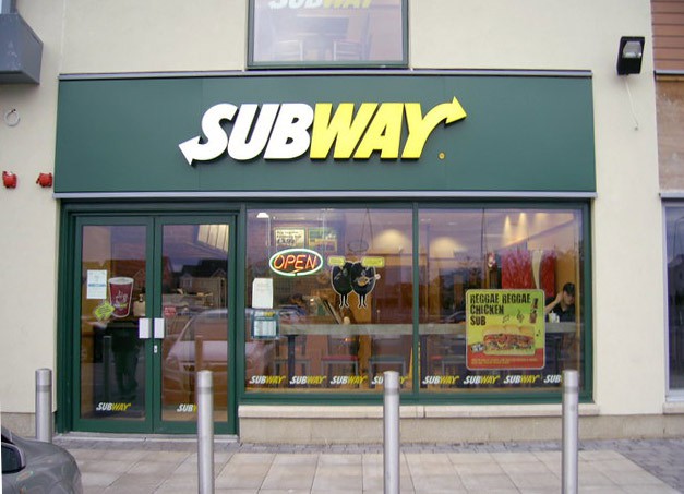Subway zastąpi szynkę i bekon mięsem halal