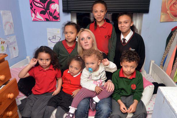 Jak przeżyć za £500 tygodniowo z ósemką dzieci?