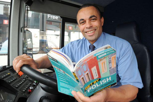 Kierowca autobusu, który nauczył się polskiego nominowany do nagrody