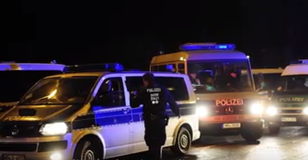 25 osób znalezionych w kontenerze chłodniczym na pokładzie promu do Wielkiej Brytanii