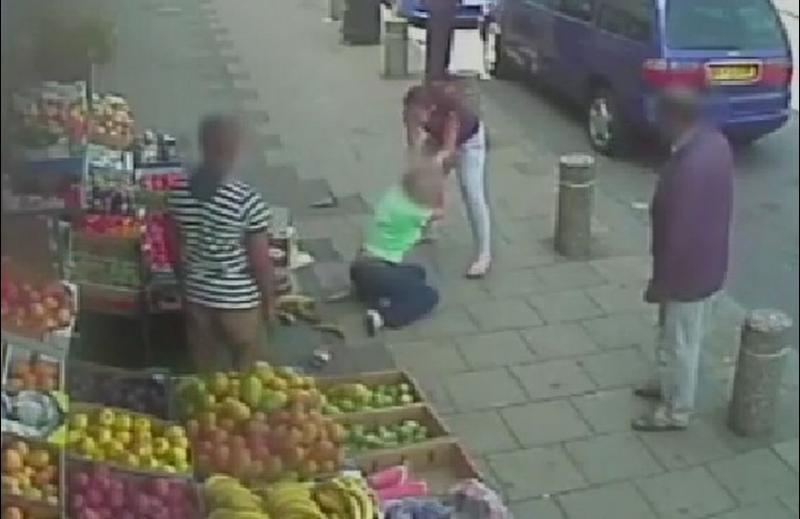 Kobieta brutalnie zaatakowana przez inną kobietę na Handsworth Wood