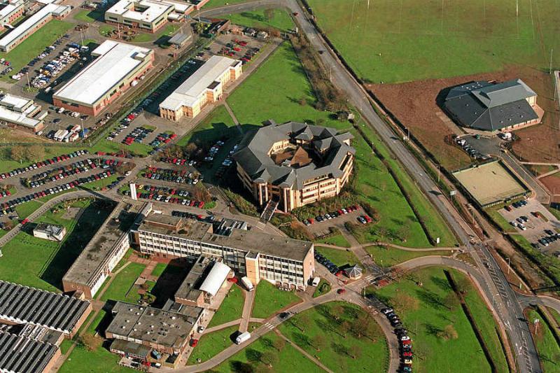 Koniec Beaconside Campus w Stafford