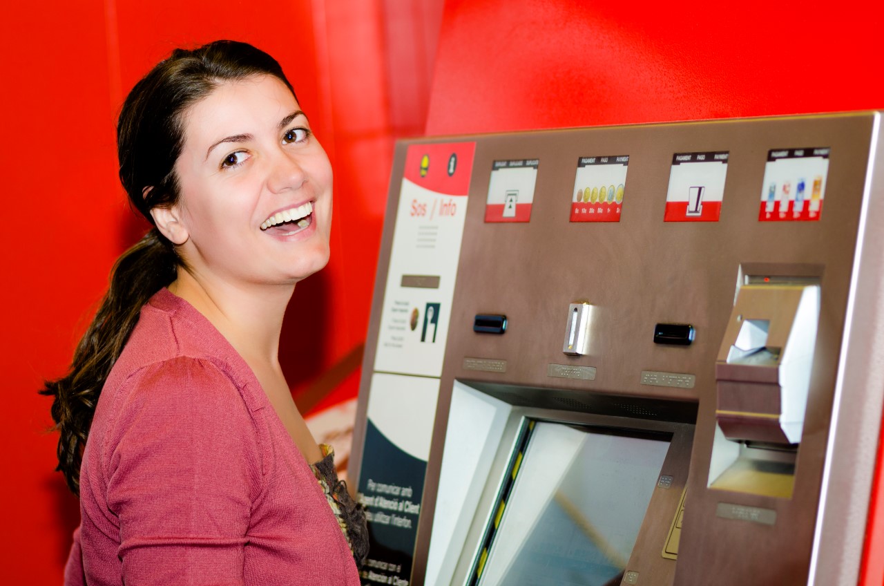 Czy tradycyjne bilety kolejowe wkrótce znikną? Przewoźnik testuje nowe rozwiązanie