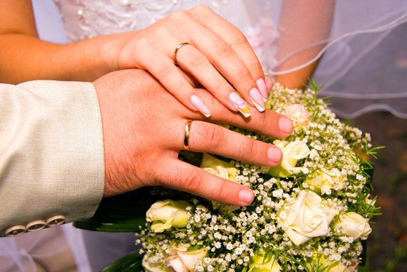 Polak aresztowany za organizację pozornych małżeństw