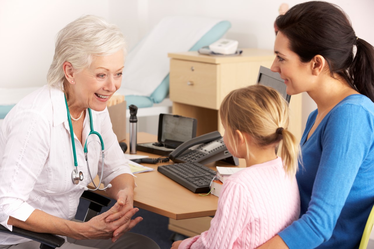 Imigranci w dniu przyjazdu do UK będą musieli płacić 625 GBP za opiekę NHS – zapowiada Boris Johnson