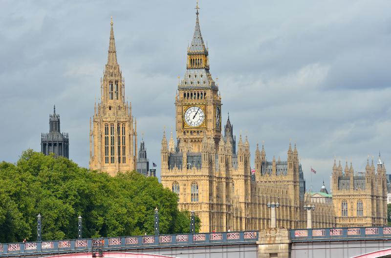 Nielegalny imigrant przedostał się do UK na tylnym siedzeniu samochodu