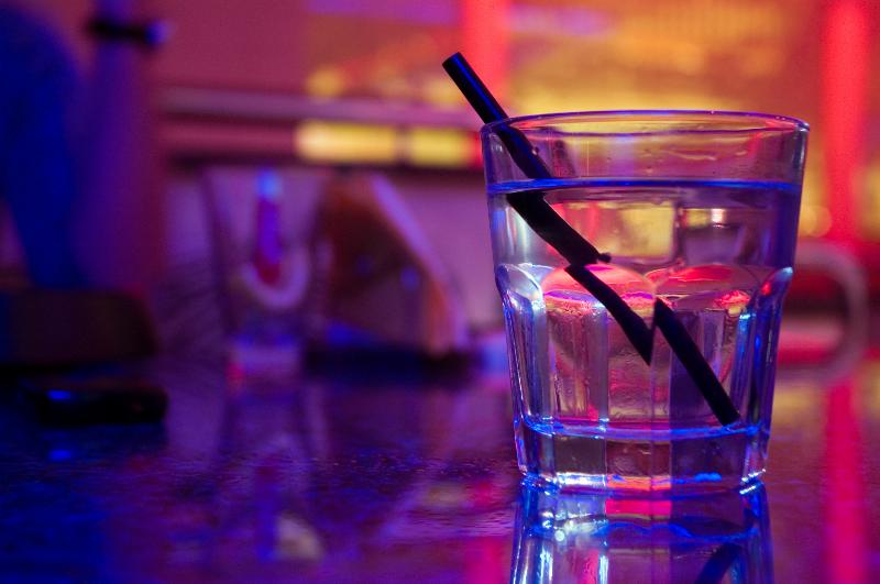 Pijany Polak spadł ze schodów w domu i zmarł