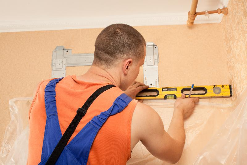 Imigranci na budowie zarabiają £ 1000 tygodniowo, bo w UK brakuje robotników