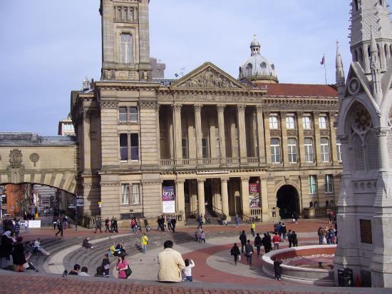 Coraz więcej turystów odwiedza Birmingham