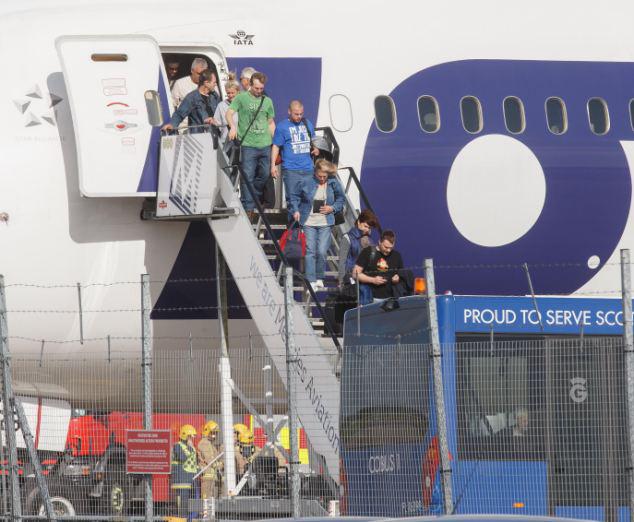 Awaryjne lądowanie polskiego dreamlinera w Glasgow