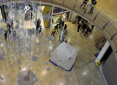 Bullring - Kobieta skoczyła z balkonu na 3 piętrze