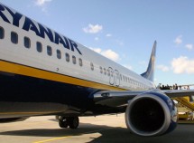 Tanie linie windują dodatkowe opłaty