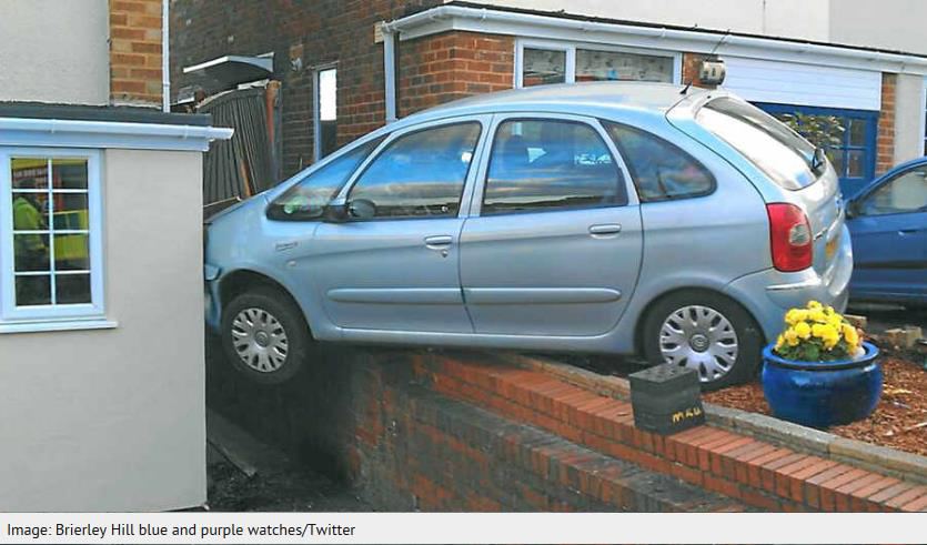 Nietypowy wypadek  w  Brierley Hill – samochód wjechał w dom