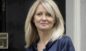 Minister Zatrudnienia tłumaczy młodym ludziom, jak znaleźć pracę