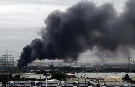 Pożar złomowiska w Birmingham