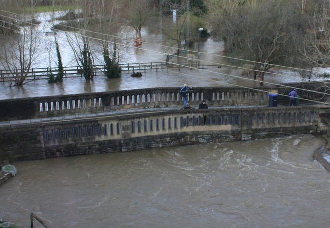 Ulewne deszcze spowodowały wiele podtopień.