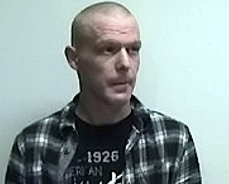 Rzucił koktajlem Mołotowa w meczet - sąd skazał go na więzienie