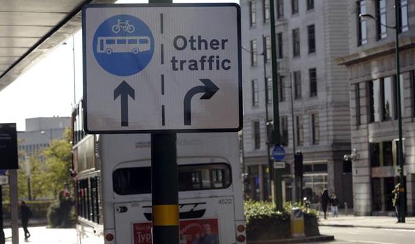 Birmingham City Council ugnie się pod naciskiem kierowców