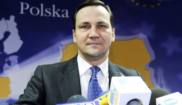 Rodacy, wracajcie - odpowiedź Polski na pomysły Camerona.