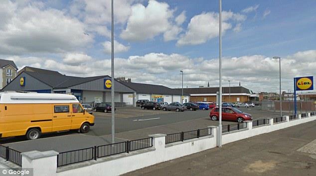 Polacy zatrudnieni w Lidlu nie mogą rozmawiać po polsku