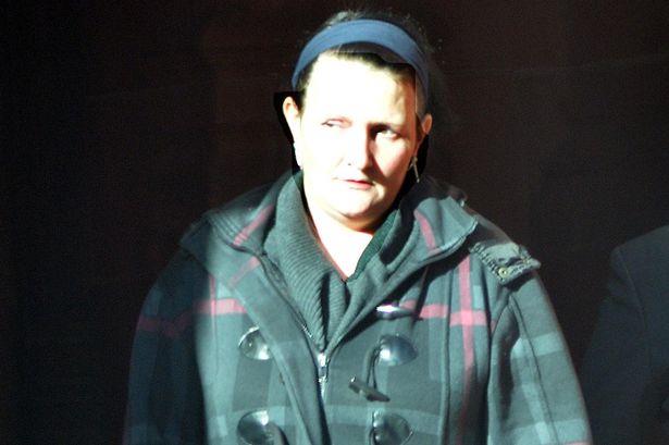 Pijana Brytyjka z dzieckiem w wózku opluła pracownika policji