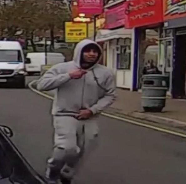 £2000 nagrody za informacje o mężczyźnie, który ugodził nożem sprzedawcę Fish and Chips