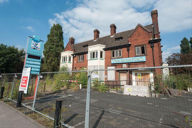 Lord Hodgson obwinia muzułmanów za plajtujące puby