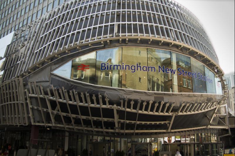 Birmingham New Street ósmą najczęściej używaną stacją kolejową w kraju