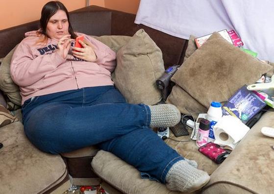 Niezdolna do pracy otyła Brytyjka odmawia leczenia, bo woli żyć z zasiłków