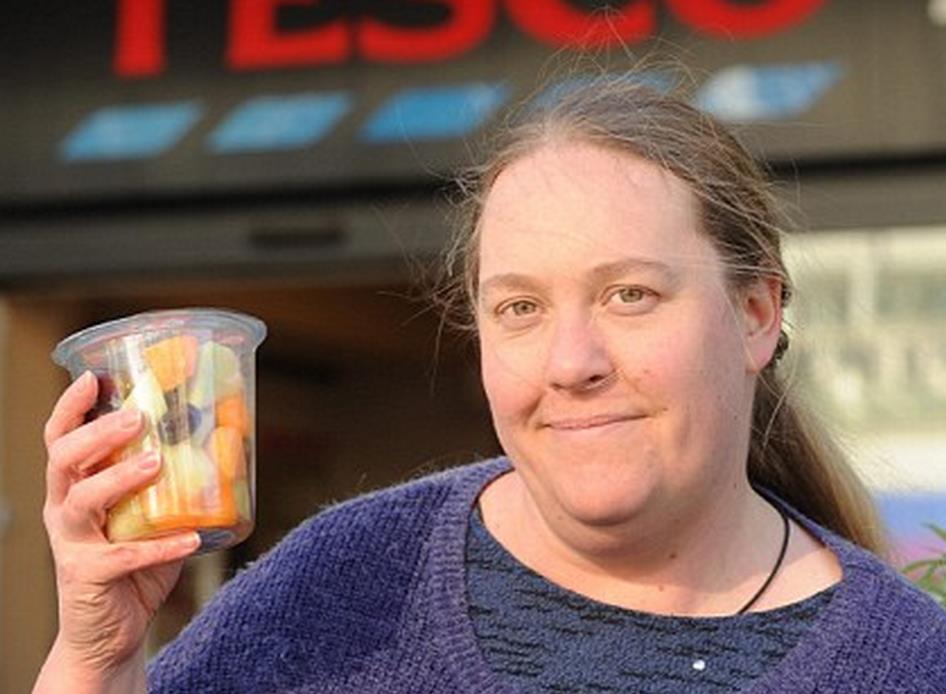 Kupujesz pudełko owoców w Tesco - musisz okazać dowód