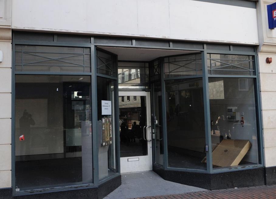 W West Midlands zamyka się coraz więcej sklepów