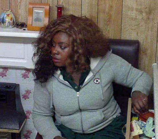 Video: Kradnie pieniądze z portfela swojej 85-letniej podopiecznej