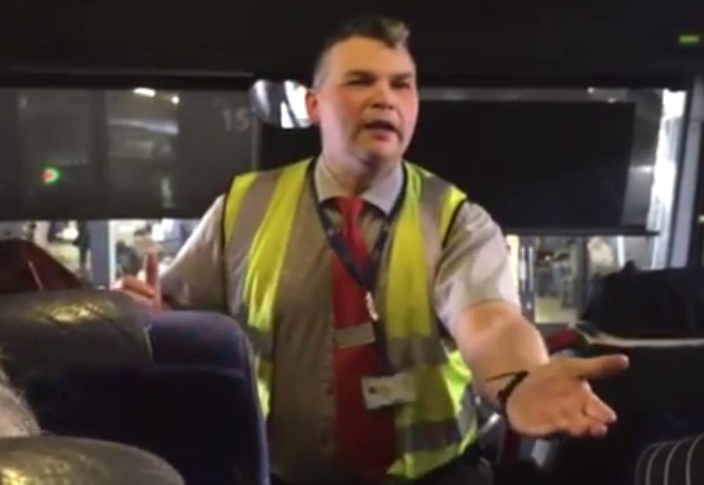 Video: Kierowca National Express wita pasażerów w 25 językach