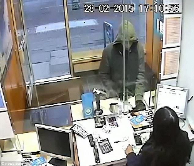 Niezwykła postawa kasjerki sprawiła, że złodziej odszedł z pustymi rękami