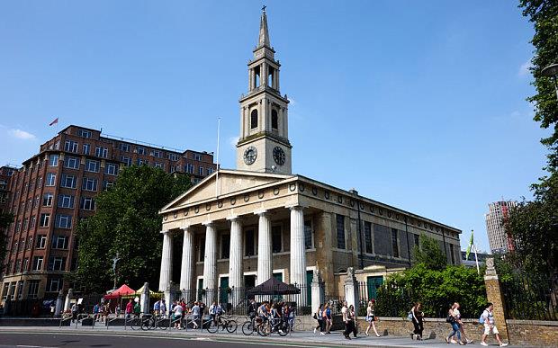 Anglikański pastor zezwolił muzułmanom na modlitwy w chrześcijańskiej świątyni