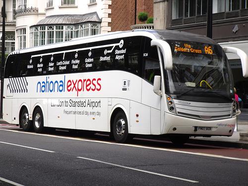 Od 2016 roku National Express będzie płacić swoim pracownikom stawkę „living wage”