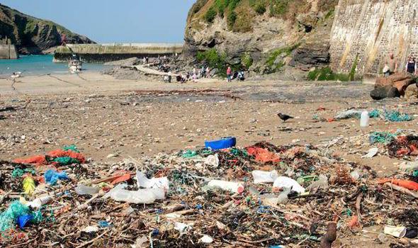 Brytyjskie plaże są coraz bardziej zaśmiecone
