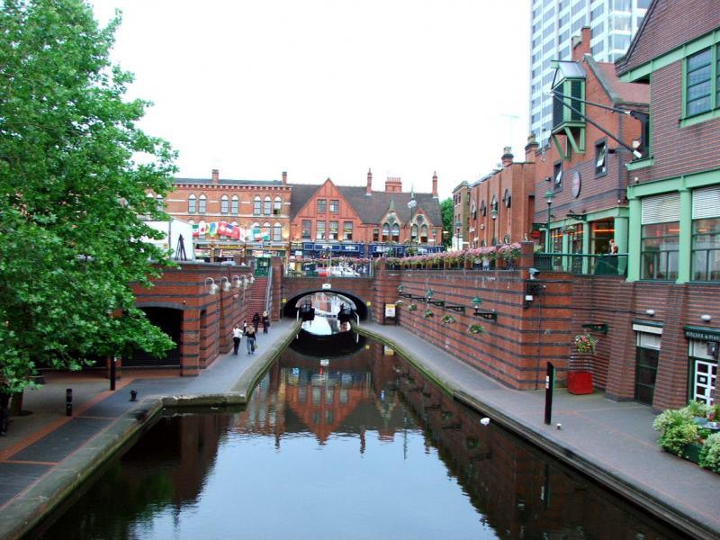 Powody, dla których Birmingham jest lepsze od Londynu