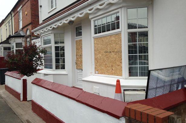 Brutalna bójka pomiędzy pakistańskimi rodzinami przy Cheshire Road w Smethwick