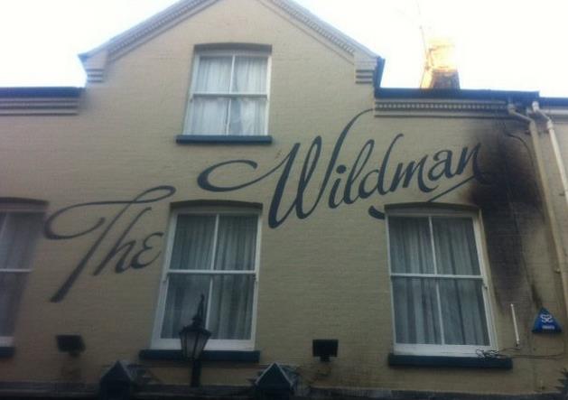 Polak dotkliwie pobił personel szpitala, w którym przebywał – czeka go deportacja