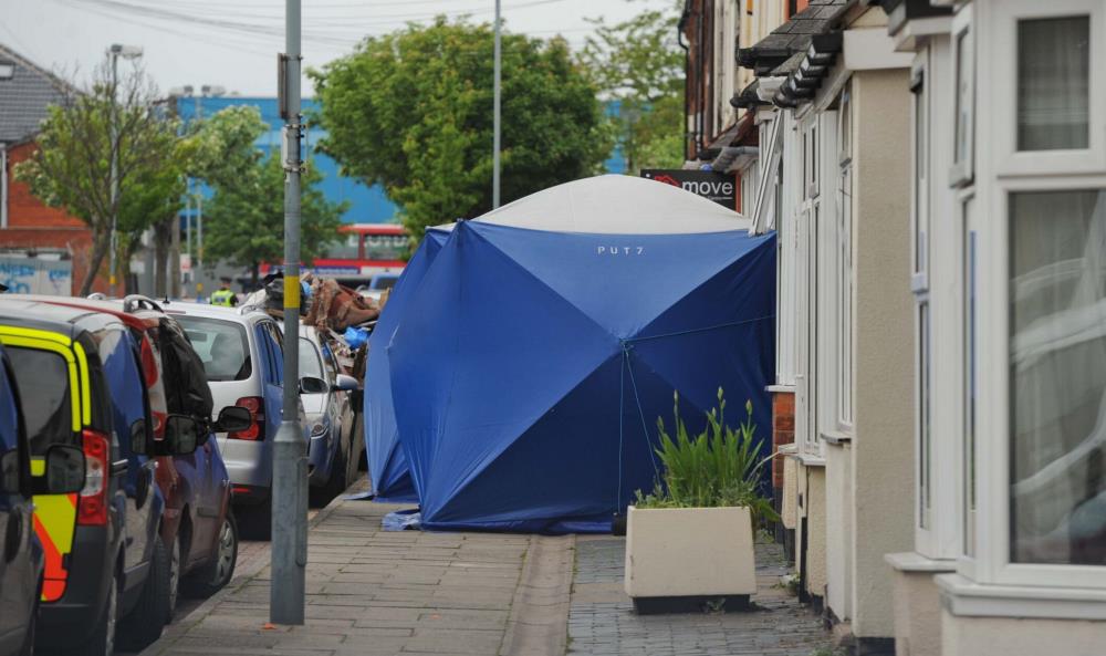 Zwłoki mężczyzny w szopie w Birmingham – aresztowano 11 podejrzanych