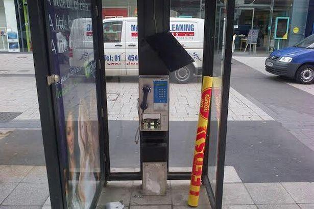 W ciągu weekendu zniszczono czternaście budek telefonicznych w Birmingham