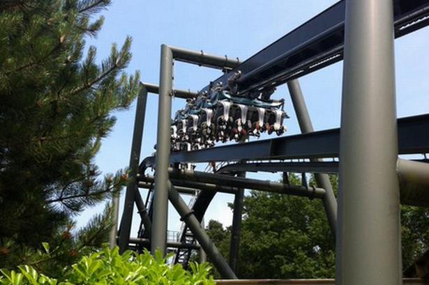 Awariom w Alton Towers nie ma końca – 80 osób utknęło na rollercoasterze Air