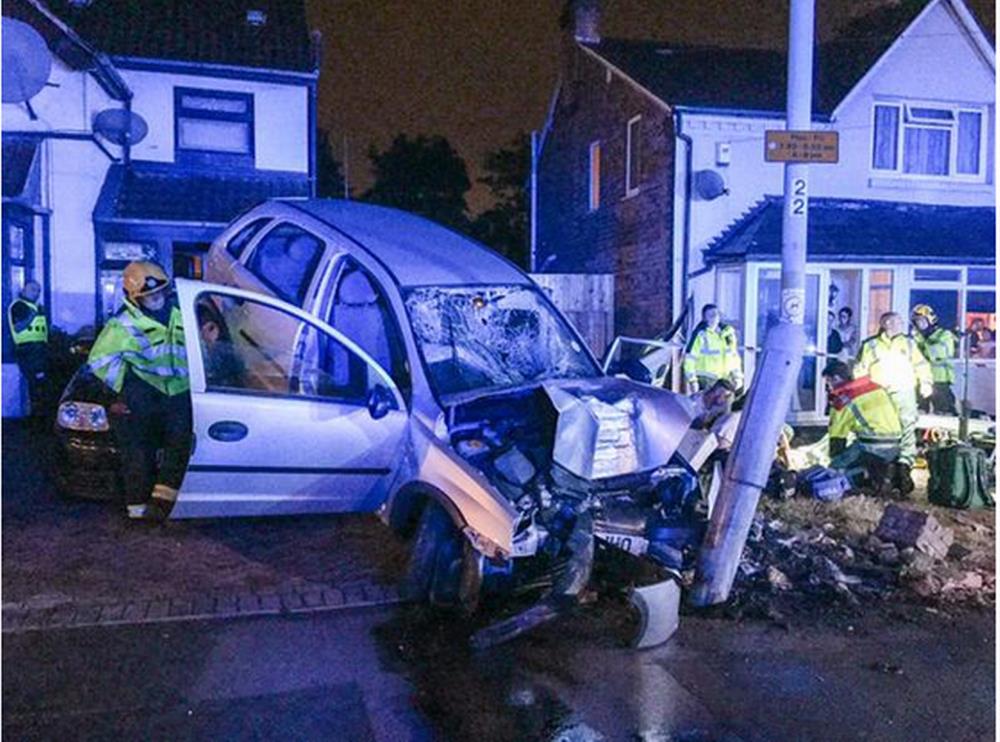 Nastolatkowie cudem uniknęli śmierci w wypadku na niebezpiecznym skrzyżowaniu