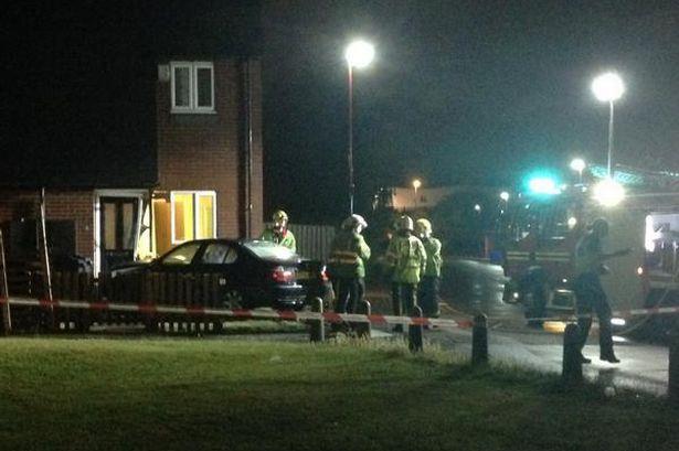 Wypadek w Winson Green – samochód uderzył w dom